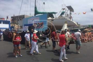 Procesión terrestre-marítimo de la Virgen del Carmen por la bahía de Melenara (Foto TA)